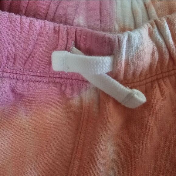 Cute little girls shorts size medium - Picture 6 of 6